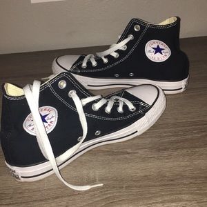 Black high top converse!